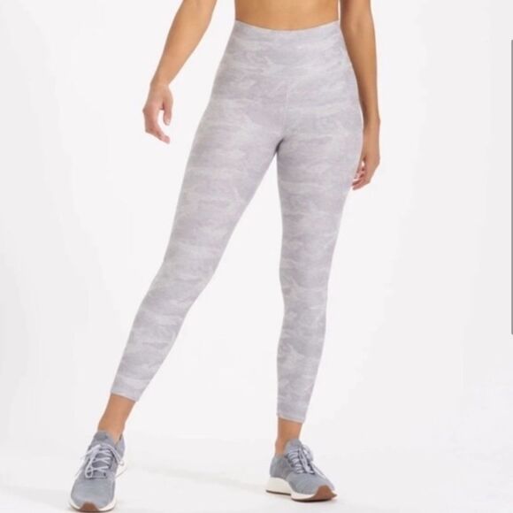 VUORI Clean Elevation Legging Light Gray Pale Camo - Picture 1 of 10